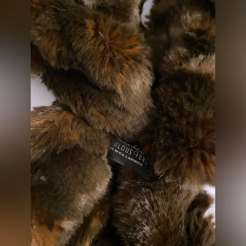 Donna Salyers Fabulous Furs Luxe Brown Faux Fur Curled Elastic Loop Neck Scarf - Picture 3 of 4